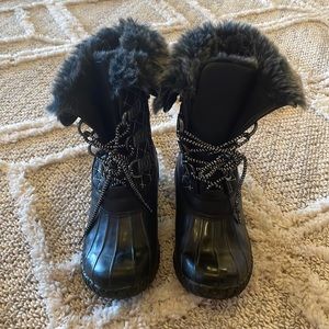 Stevie’s fur-lined duck boots